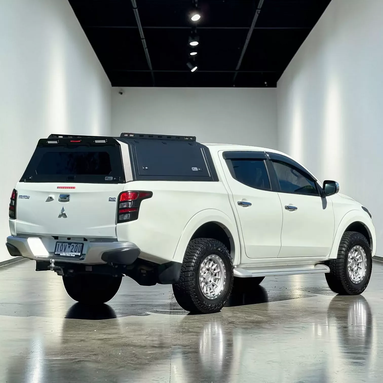 Hard Top Mitsubishi L200 2015-2023 Aluminium Adventurer Gen2 – Image 2